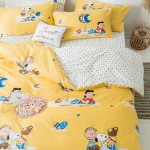 Load image into Gallery viewer, Northern European-Style Cotton Bedding Cotton Net Red Linen Quilt People-Style Dormitory Three-Piece Bed