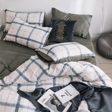 Load image into Gallery viewer, Northern European-Style Cotton Bedding Cotton Net Red Linen Quilt People-Style Dormitory Three-Piece Bed
